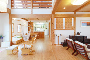 富山県魚津市にある山下ホームの展示場の写真